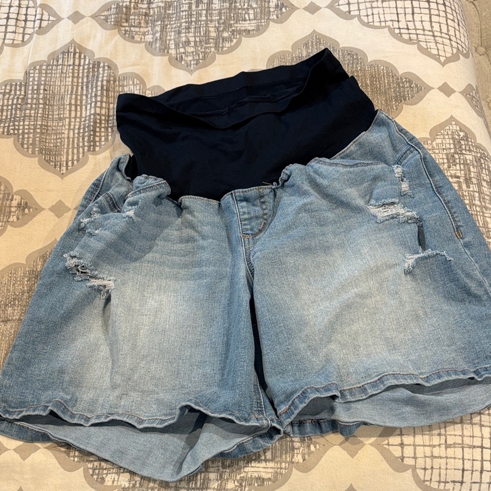 1822 Denim - Junia Maternity Sustainable Denim shorts